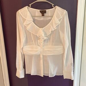 Women’s off white fitted blouse size small.